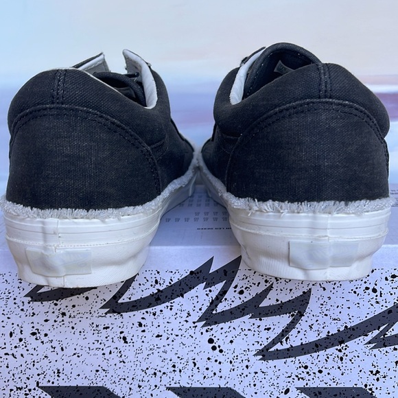 Vans Men’s 0g Old Skool Low
Raw Edge Black
VN0A5FBEBLK
Sneakers - Picture 13 of 16